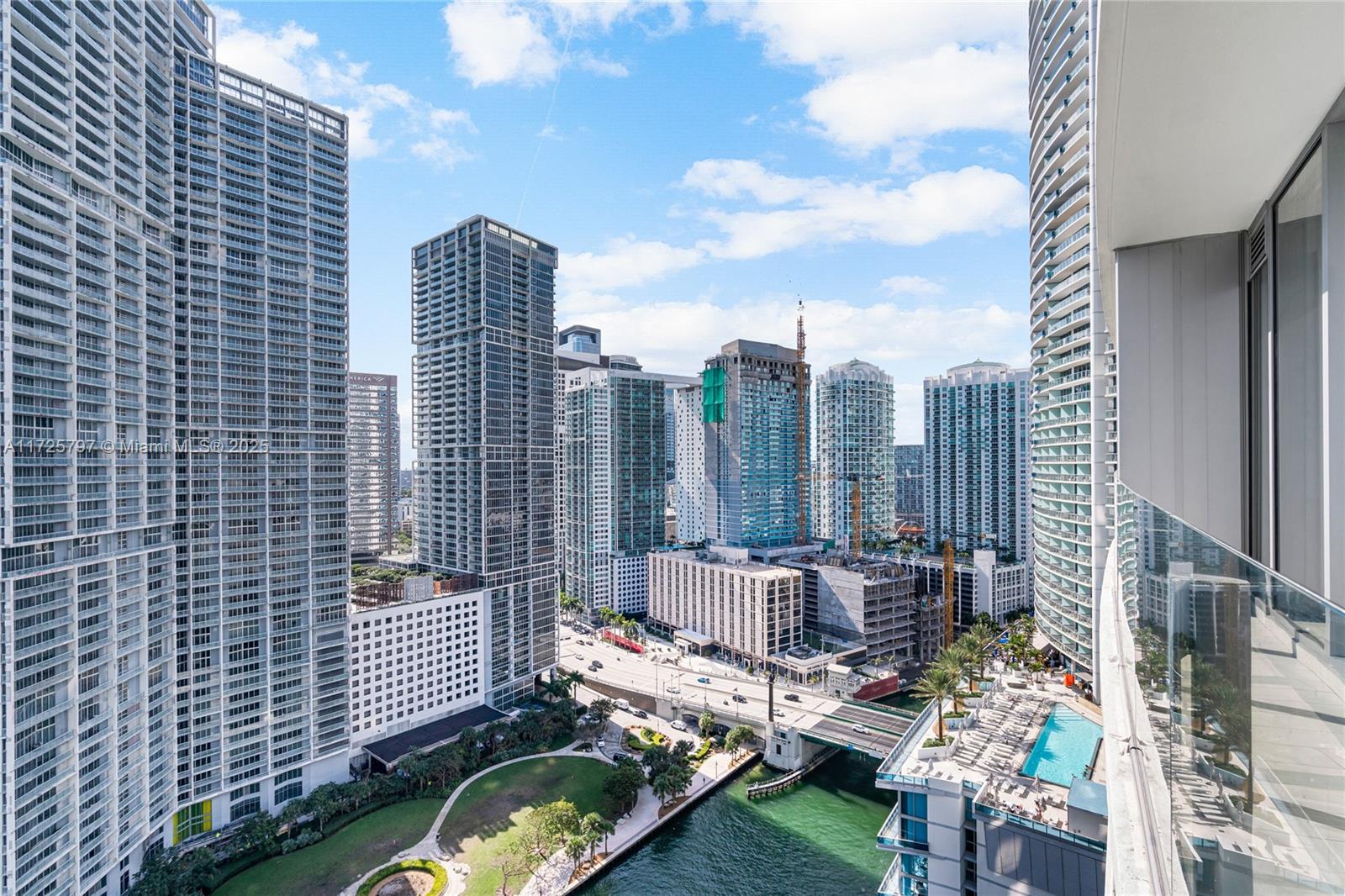 300 S Biscayne Blvd # 2505