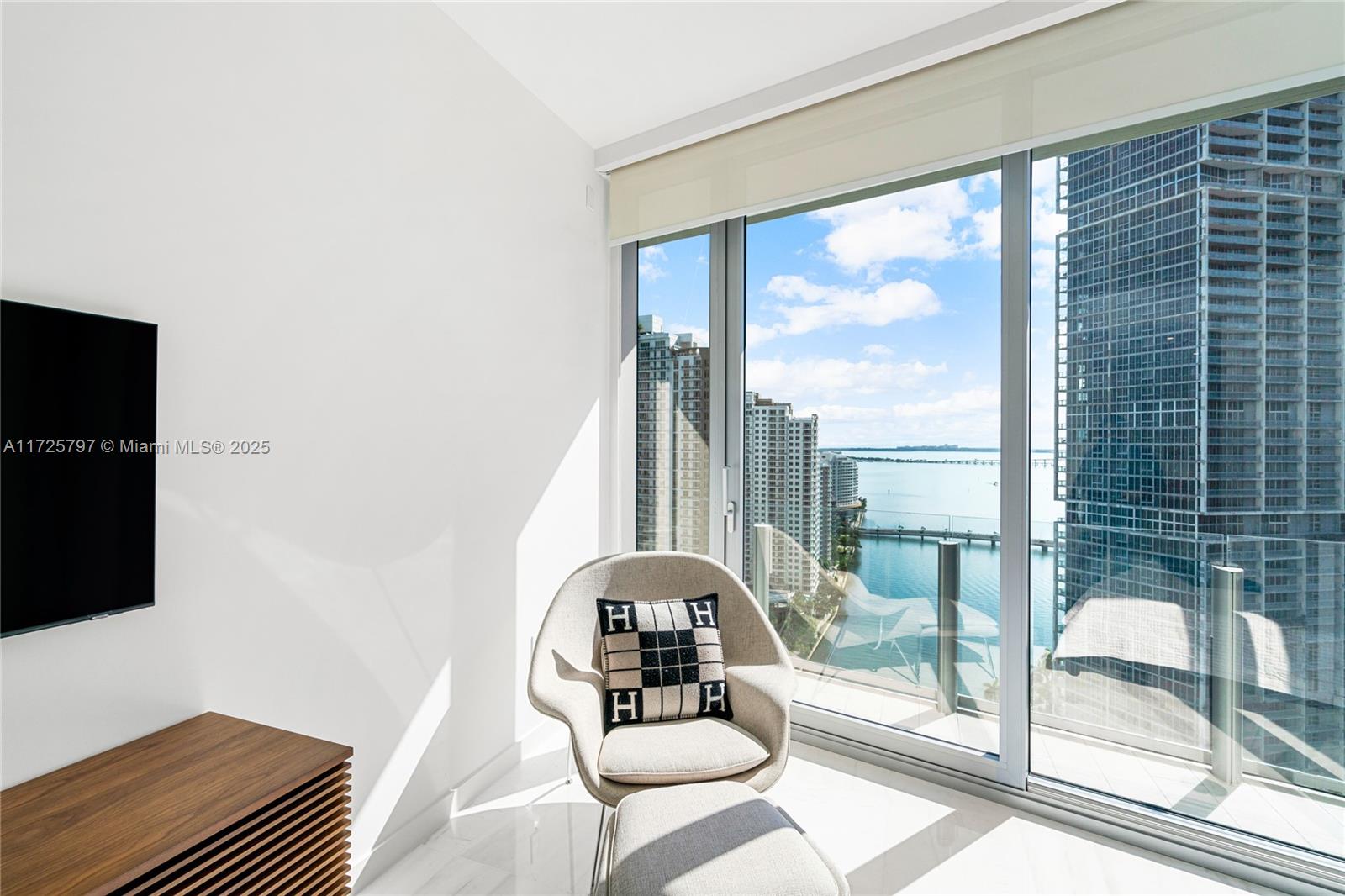 300 S Biscayne Blvd # 2505