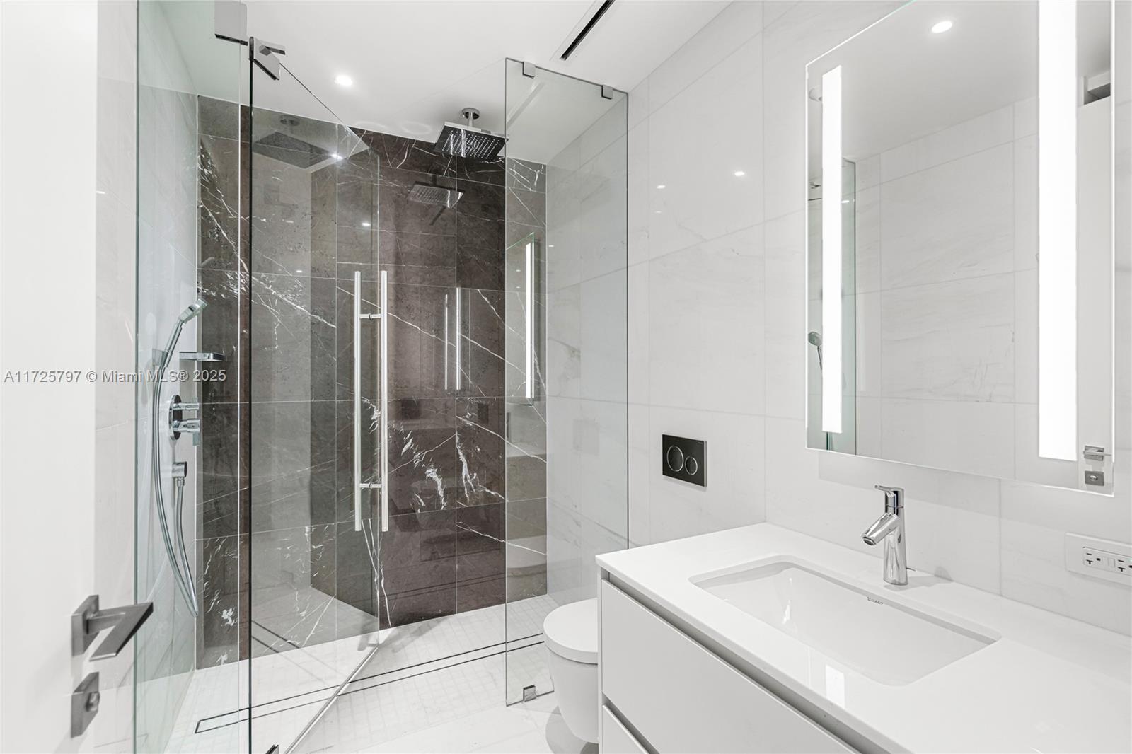 300 S Biscayne Blvd # 2505