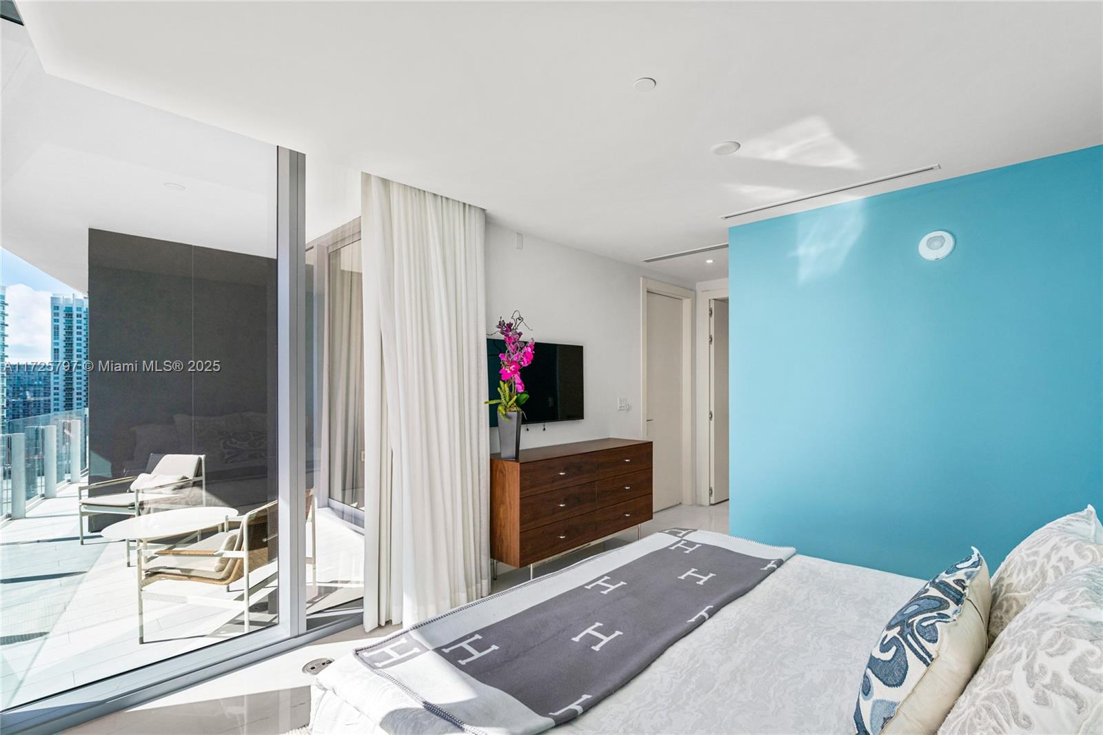 300 S Biscayne Blvd # 2505
