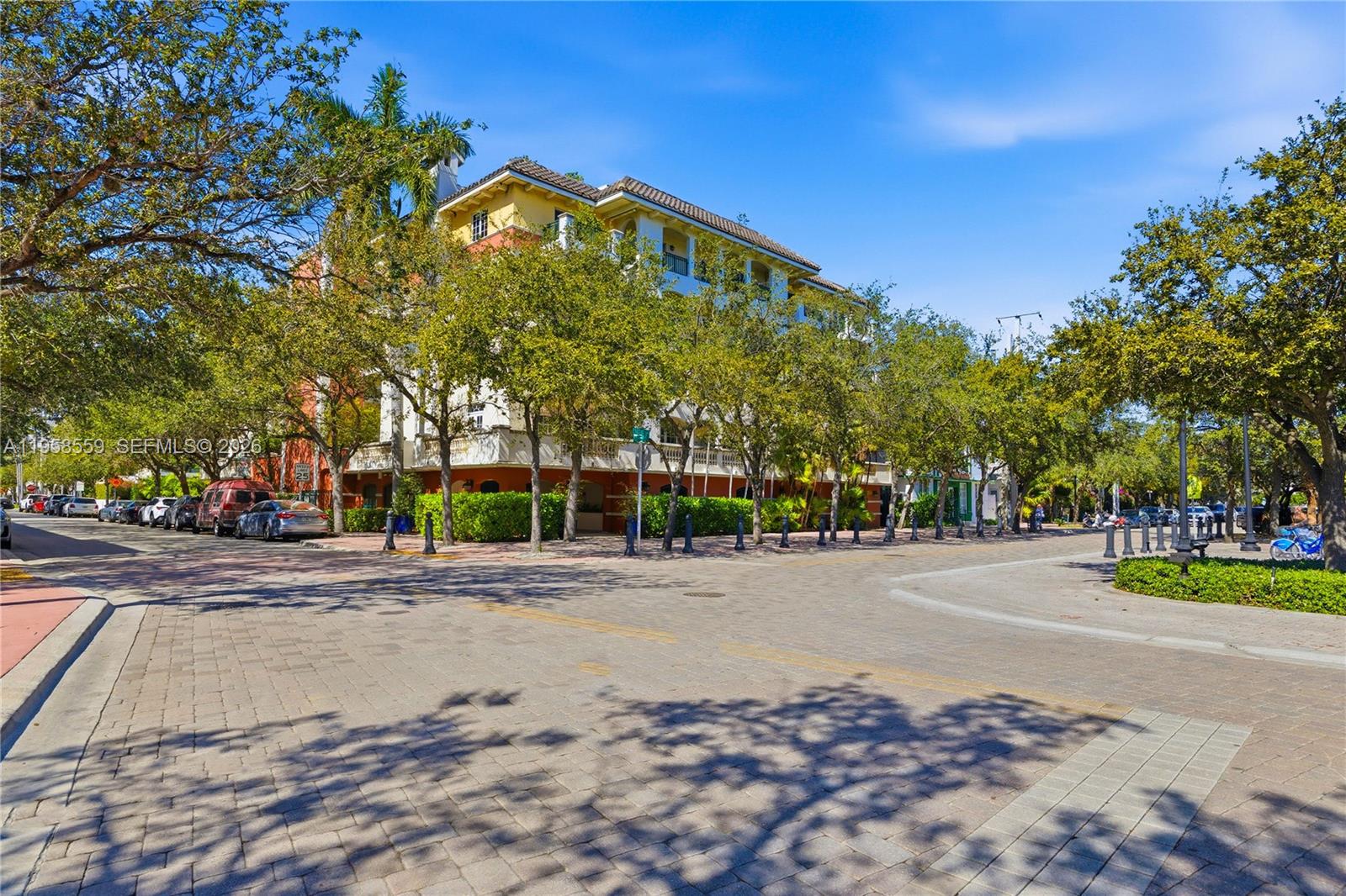 300 Euclid Ave # 206