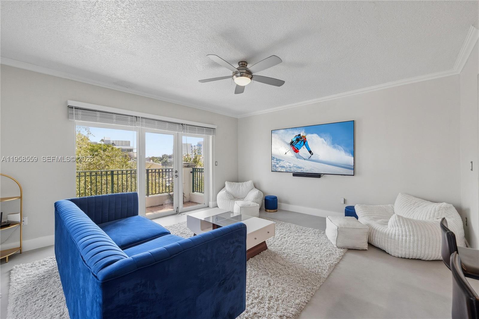 300 Euclid Ave # 206