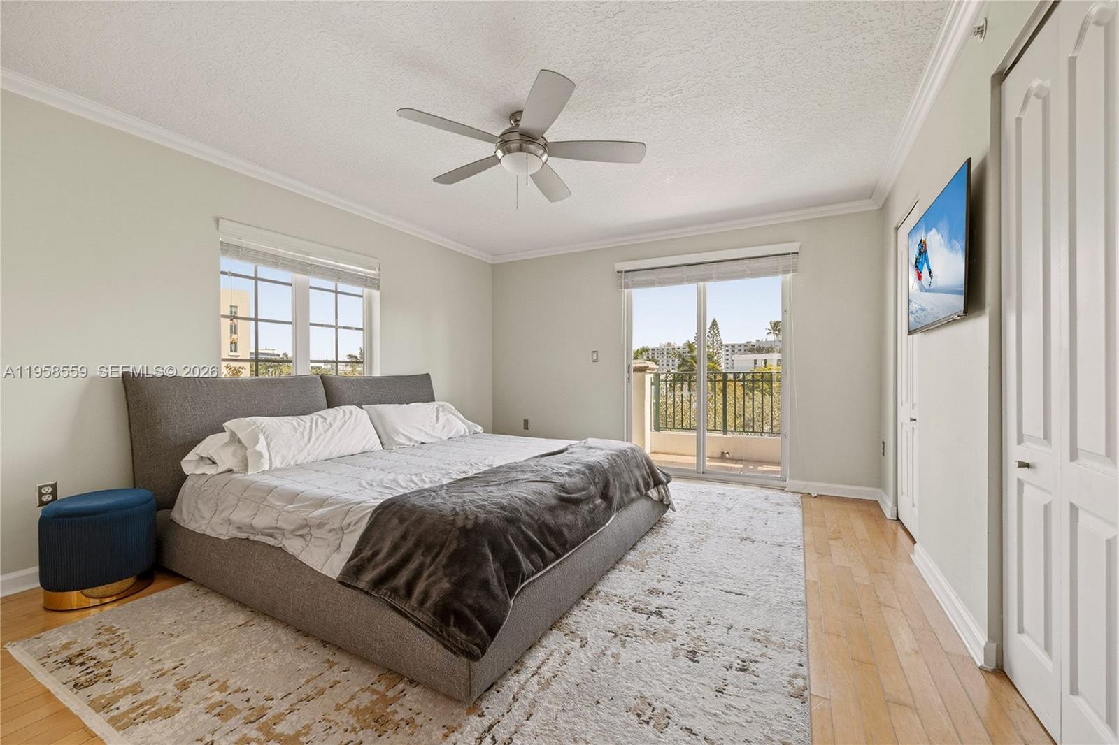 300 Euclid Ave # 206