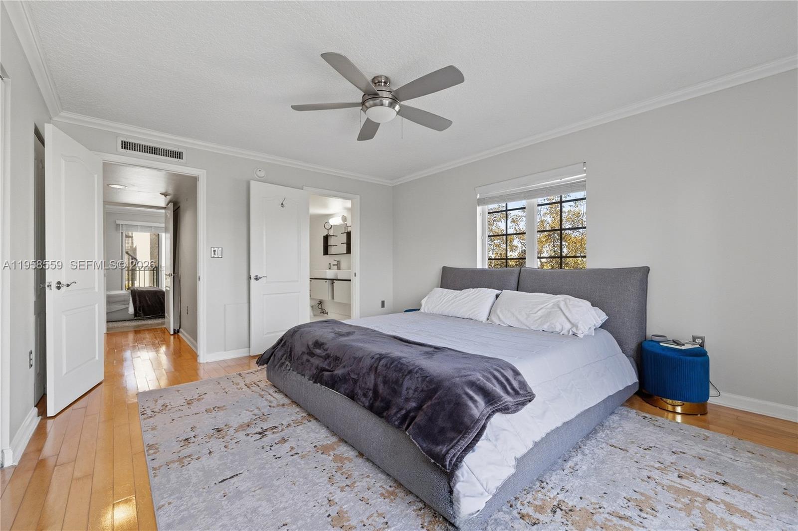 300 Euclid Ave # 206