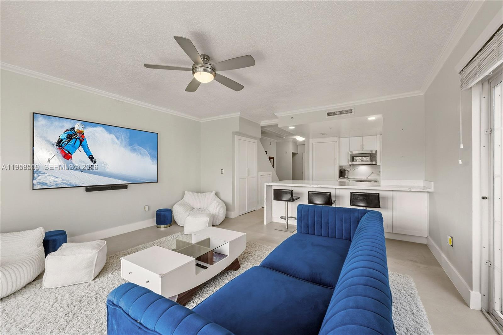 300 Euclid Ave # 206