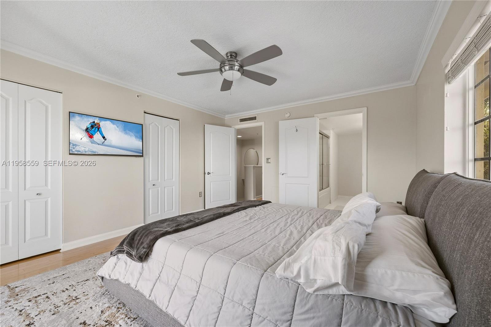 300 Euclid Ave # 206