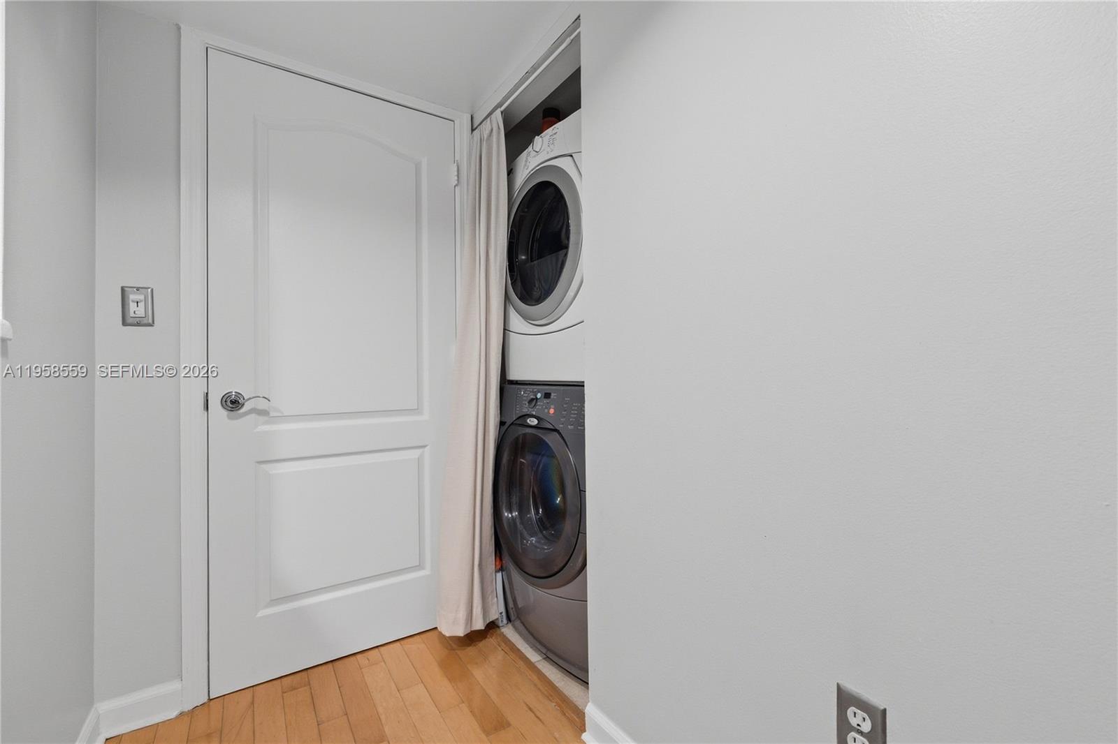 300 Euclid Ave # 206