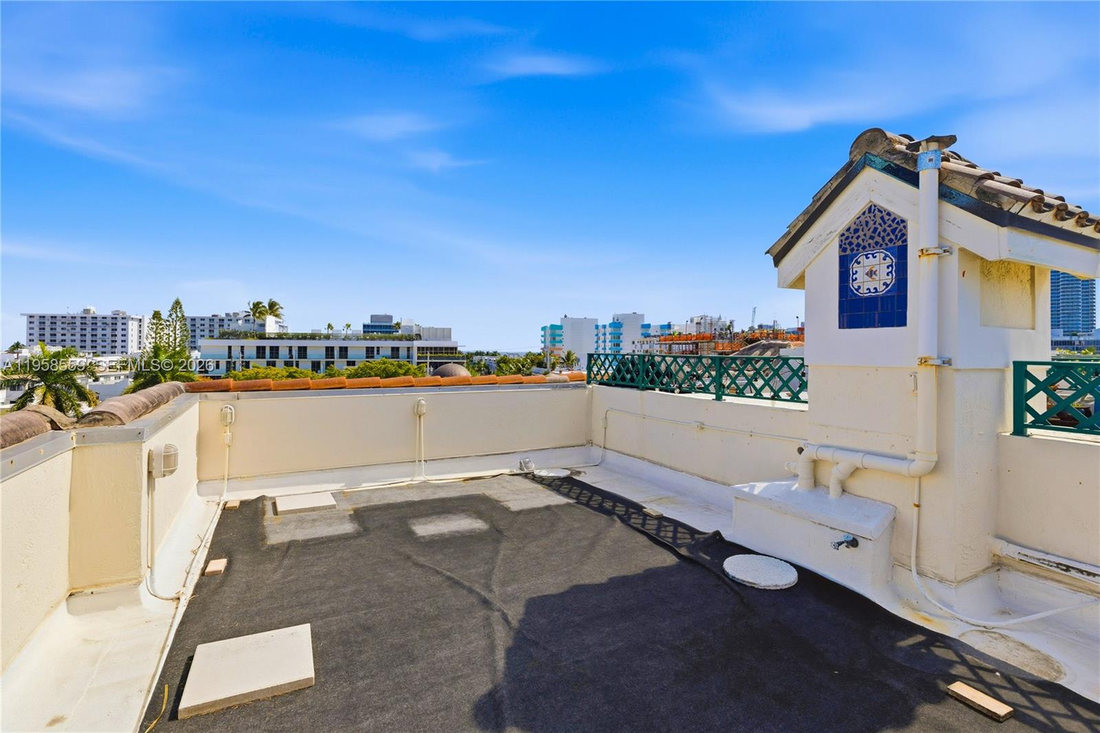 300 Euclid Ave # 206