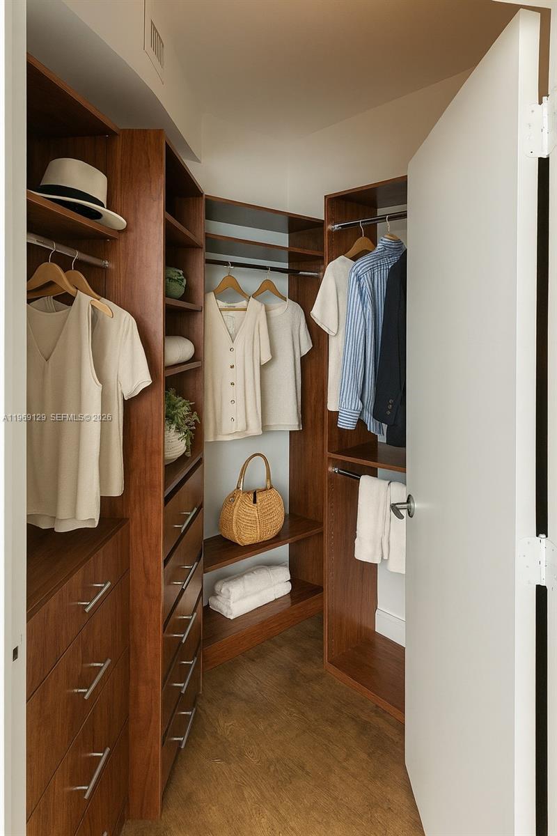 1900 N Bayshore Dr # 3218