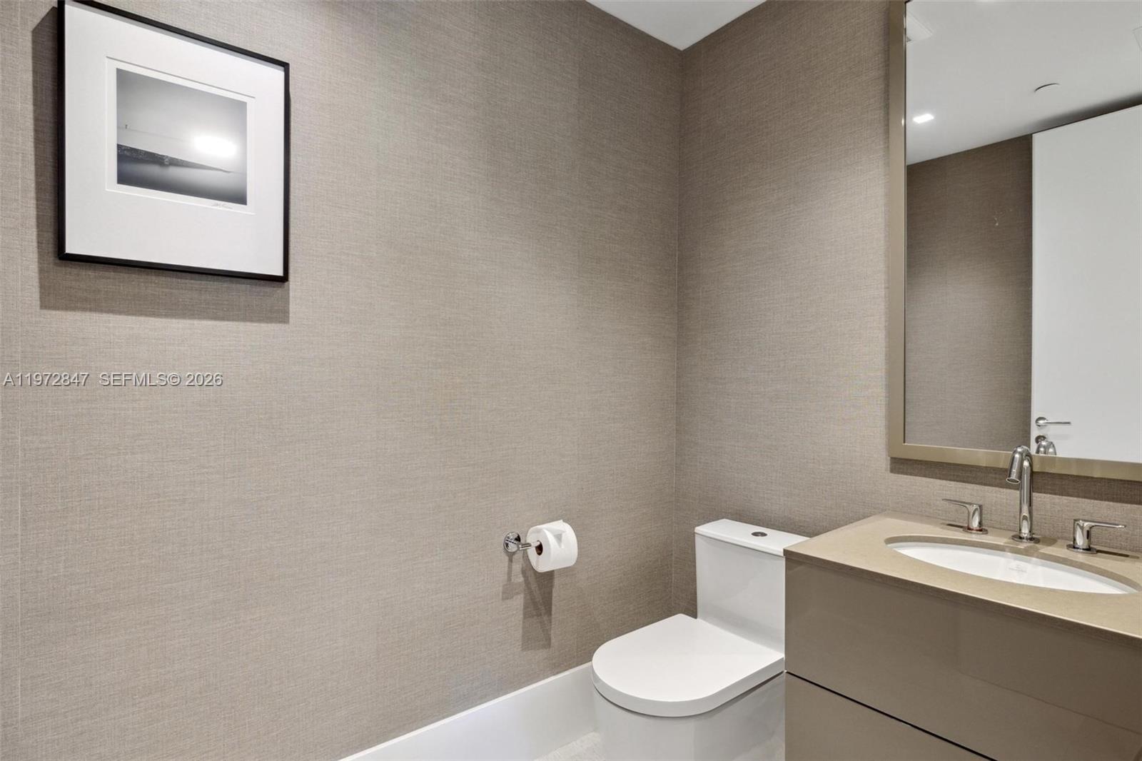 100 S Pointe Dr # 3905