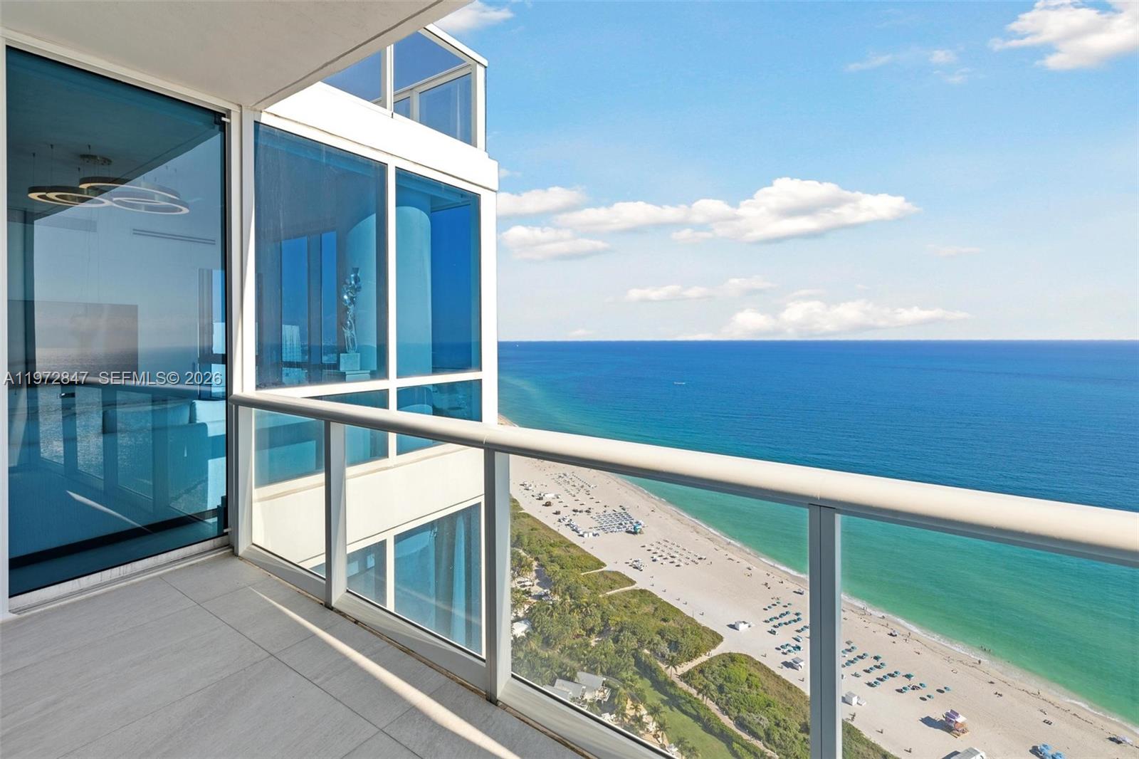 100 S Pointe Dr # 3905