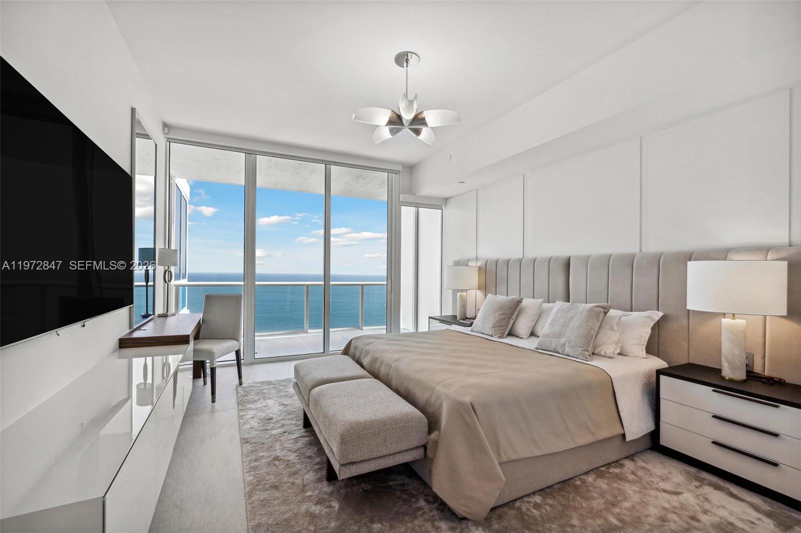 100 S Pointe Dr # 3905