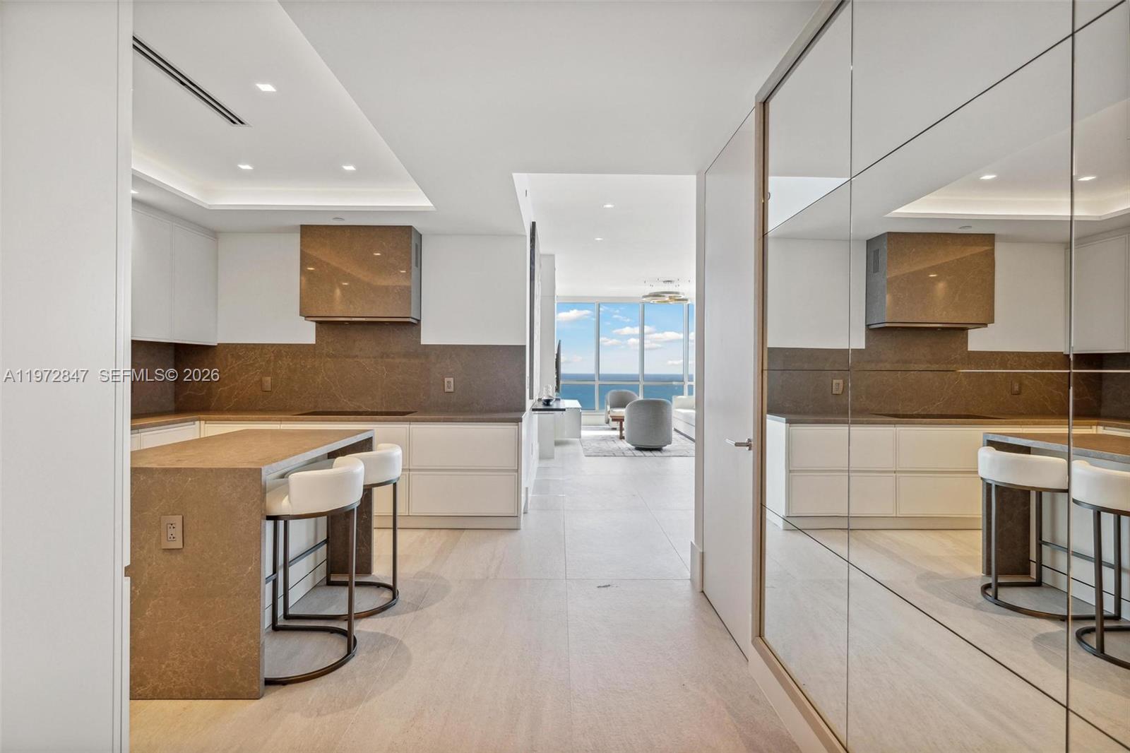 100 S Pointe Dr # 3905