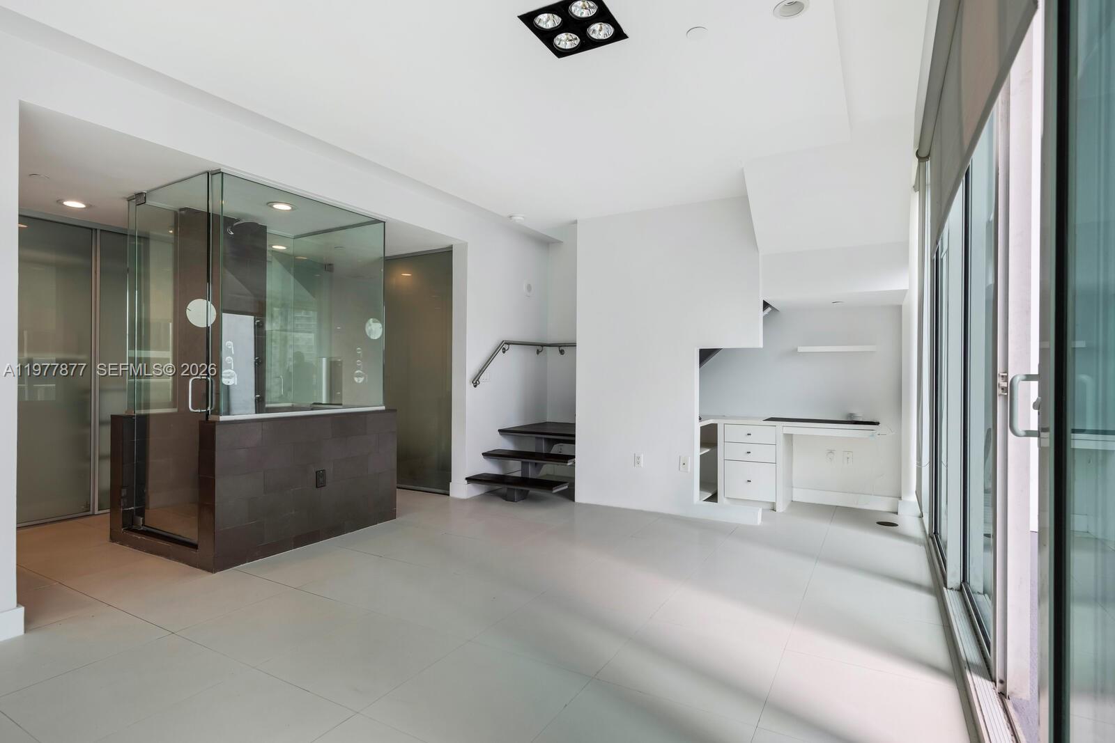 1040 Biscayne Blvd # 4208