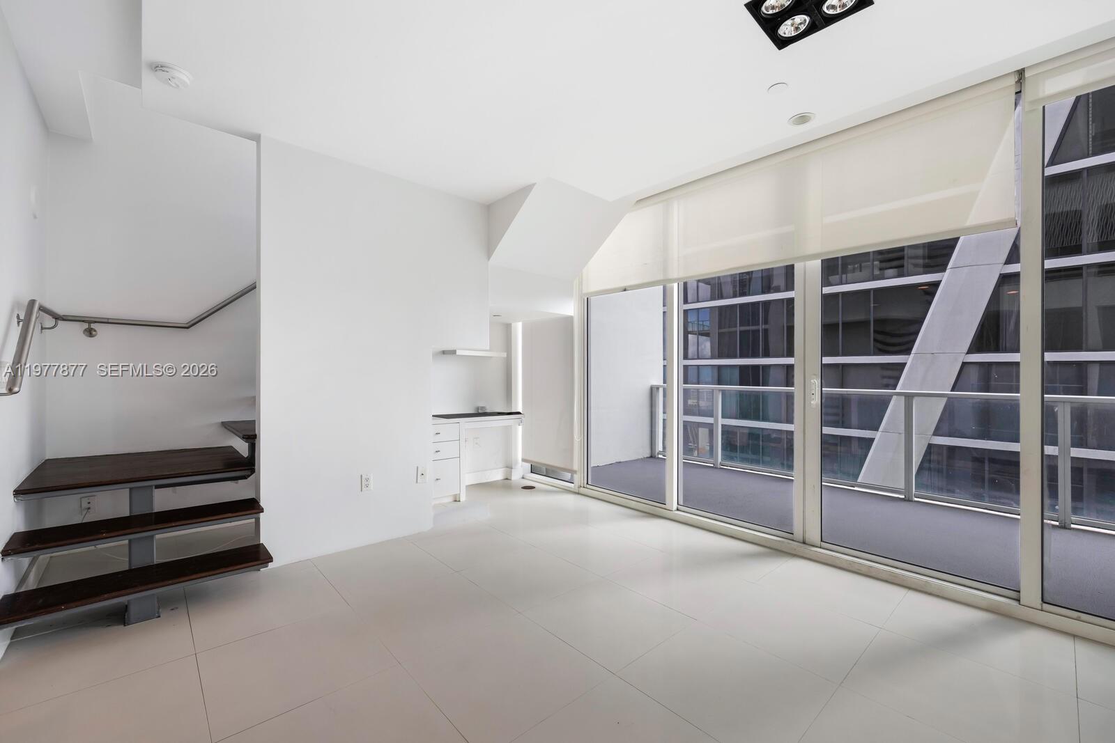 1040 Biscayne Blvd # 4208