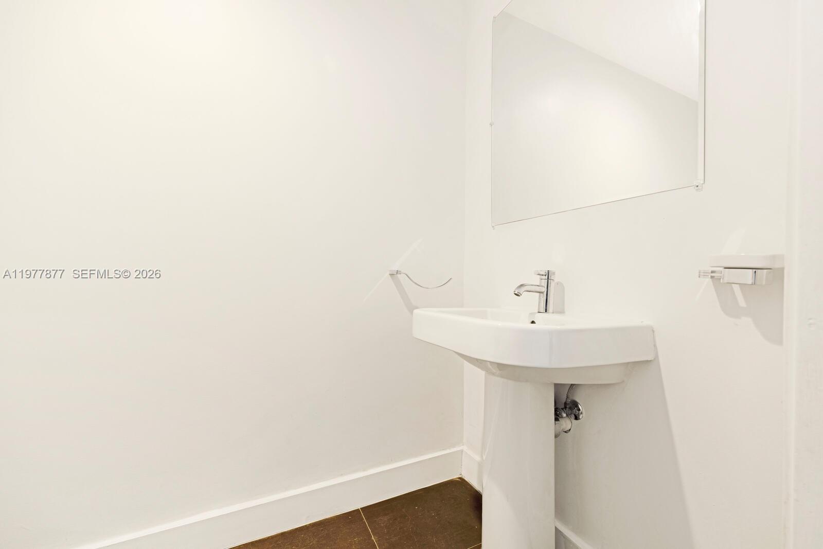 1040 Biscayne Blvd # 4208