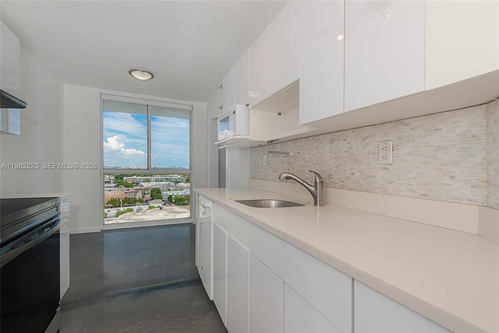 1688 West Ave # 07 Unit: PH-07