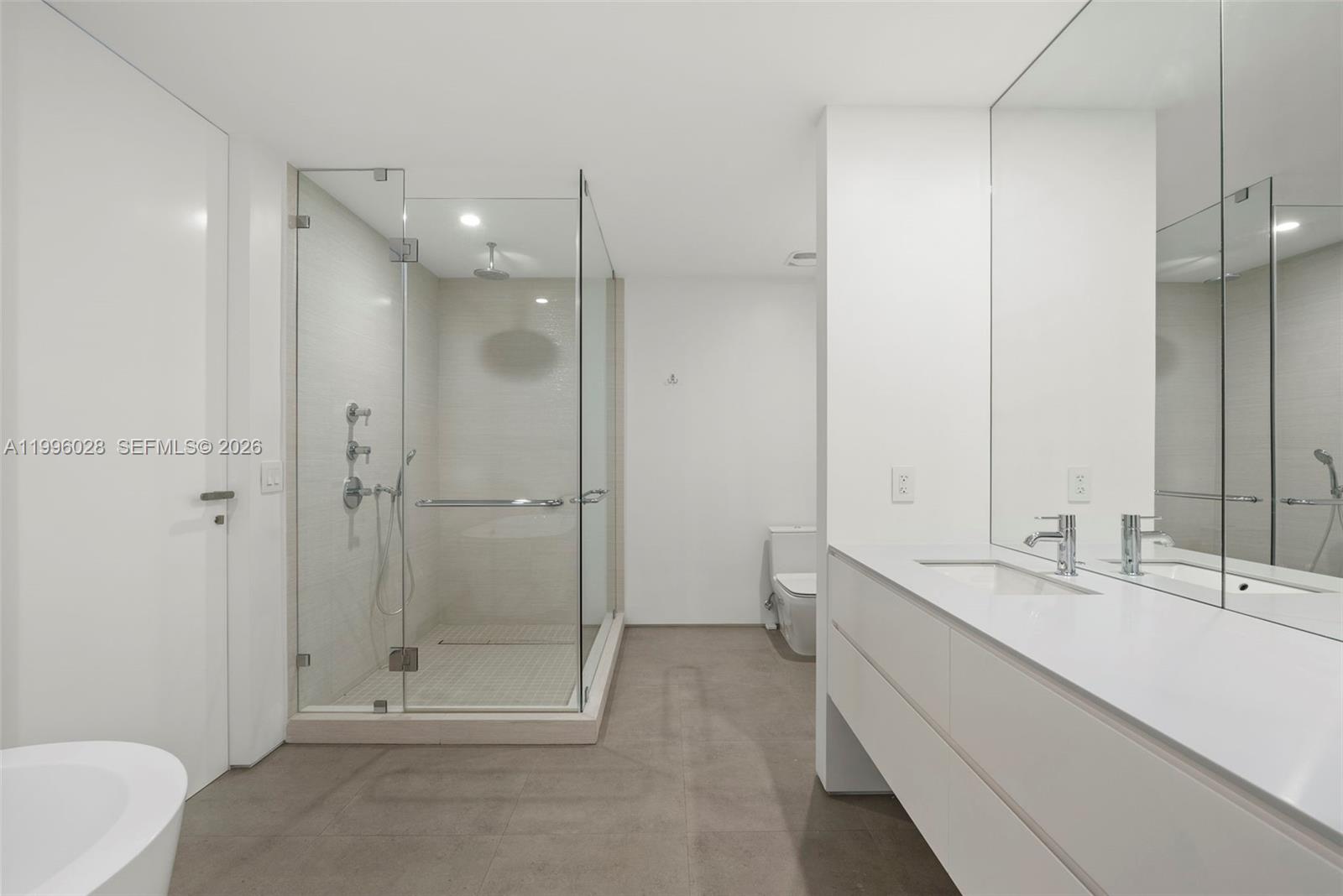 100 S Pointe Drive, Residence 1906/07
