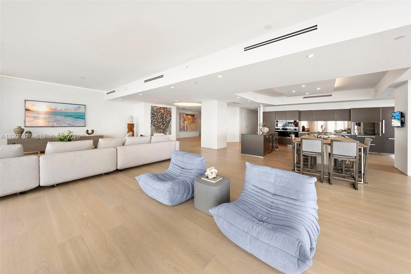 100 S Pointe Drive, Residence 1906/07
