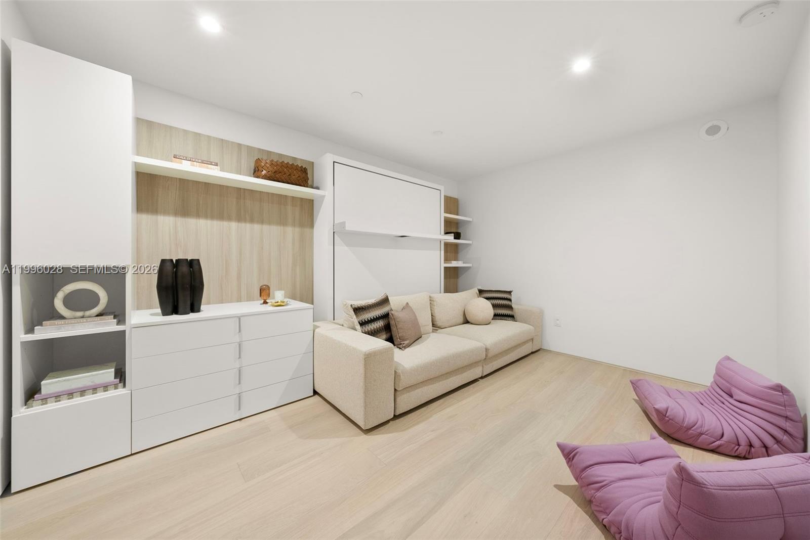 100 S Pointe Dr Unit: 1906/07