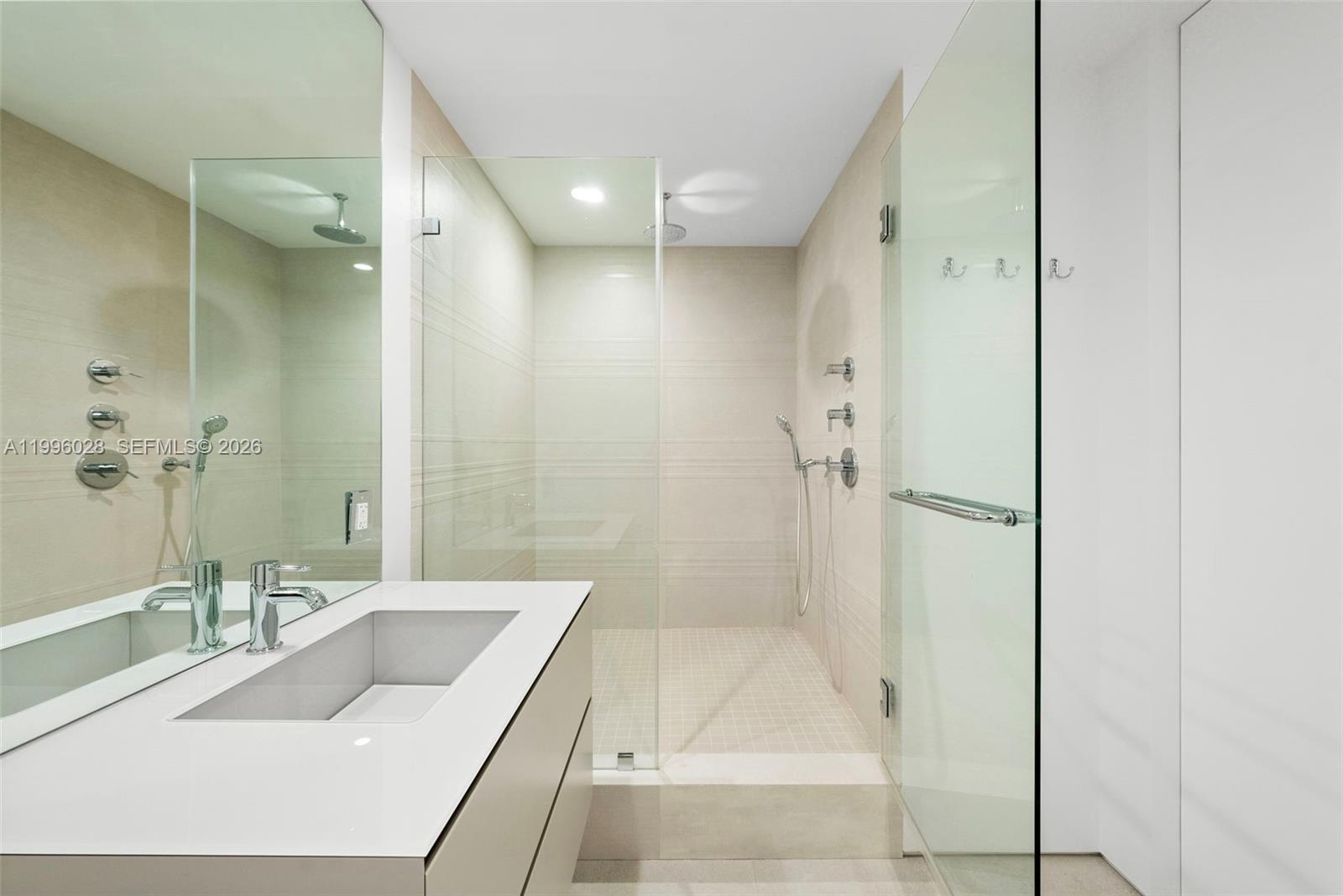 100 S Pointe Dr Unit: 1906/07