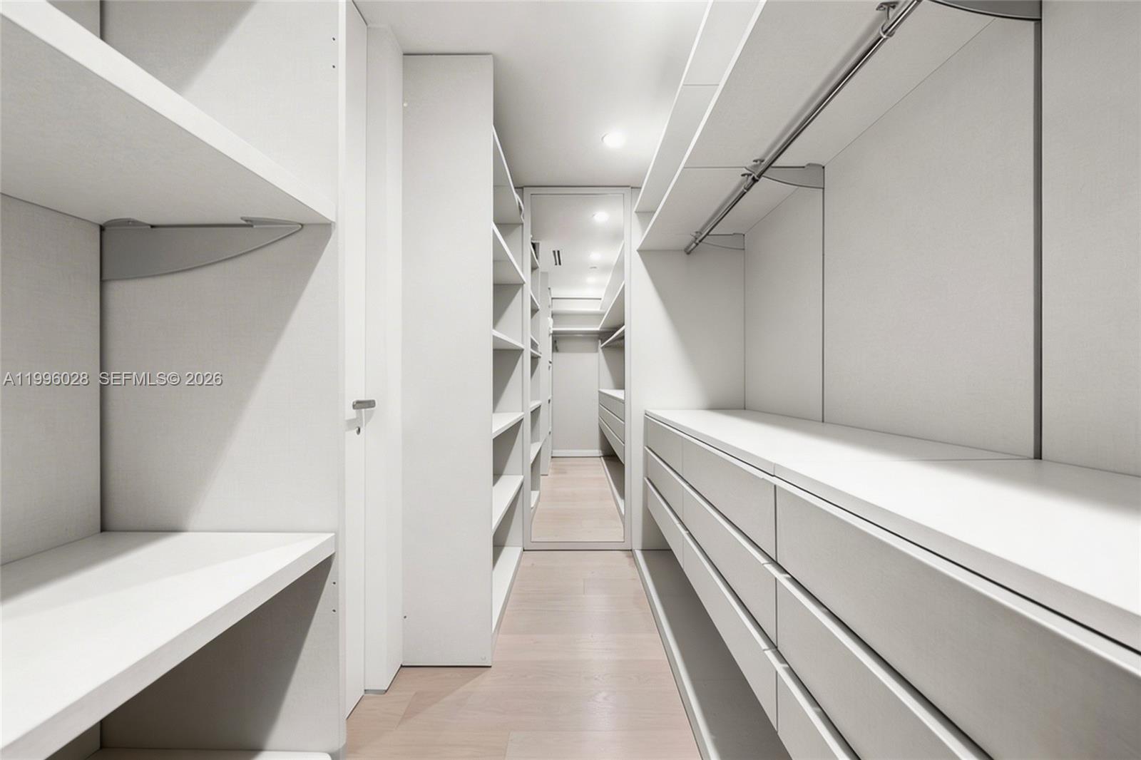 100 S Pointe Dr Unit: 1906/07