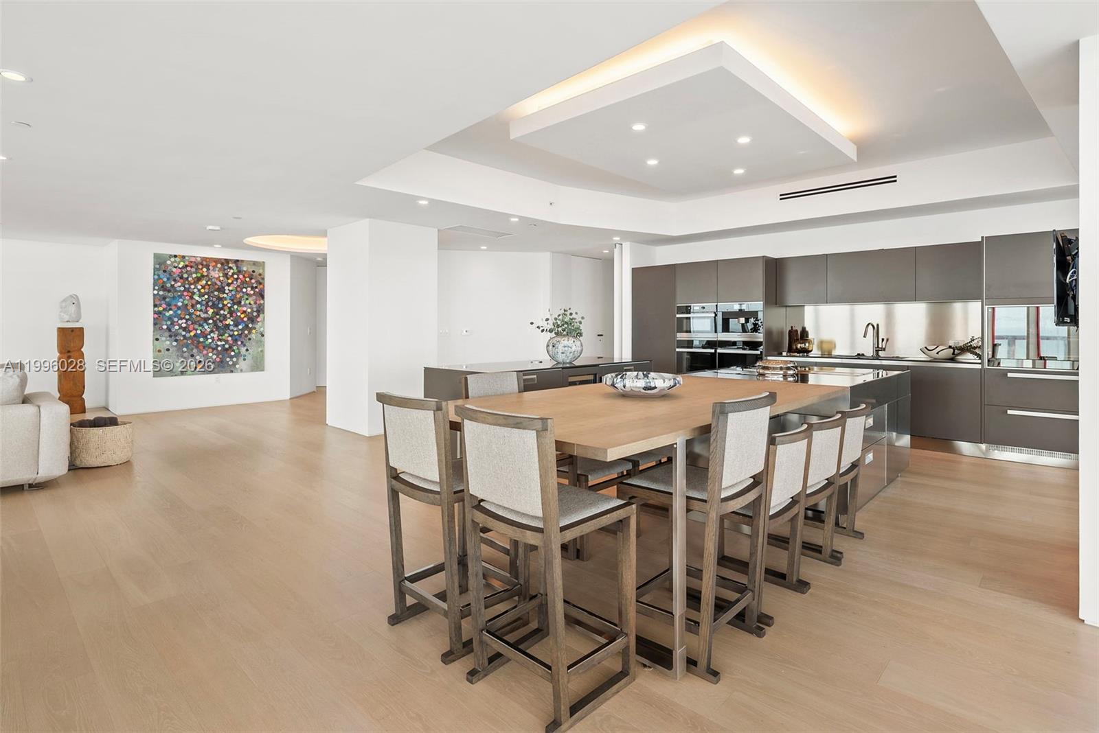 100 S Pointe Dr Unit: 1906/07