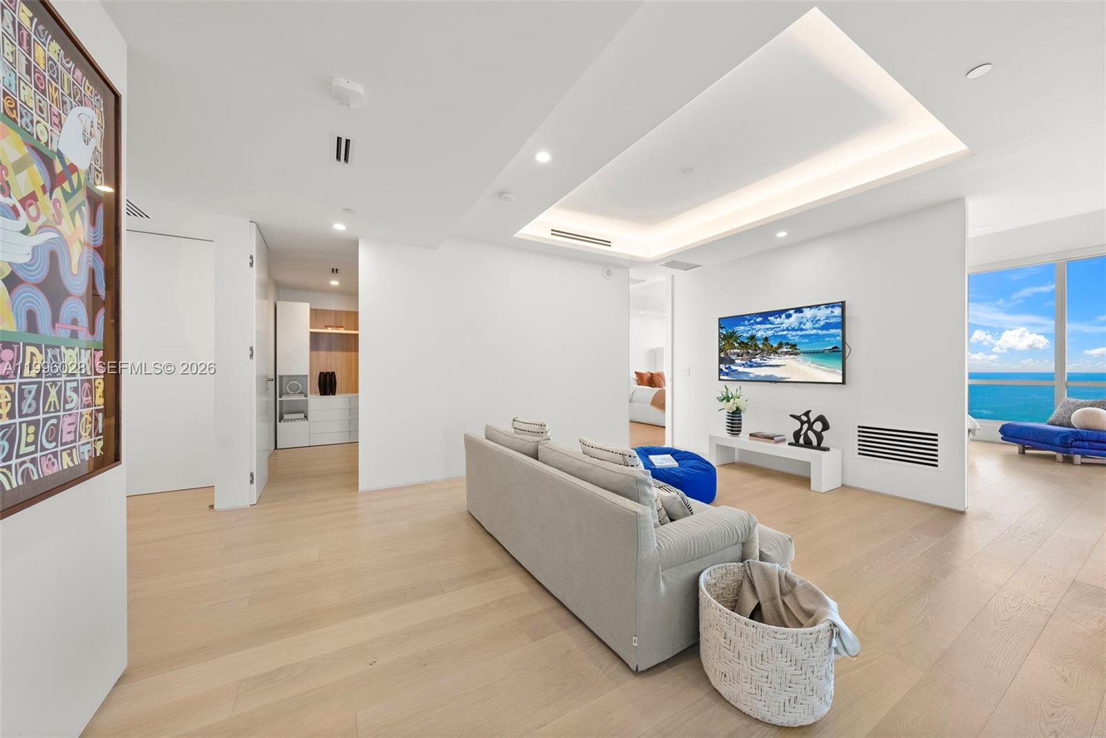 100 S Pointe Drive, Residence 1906/07