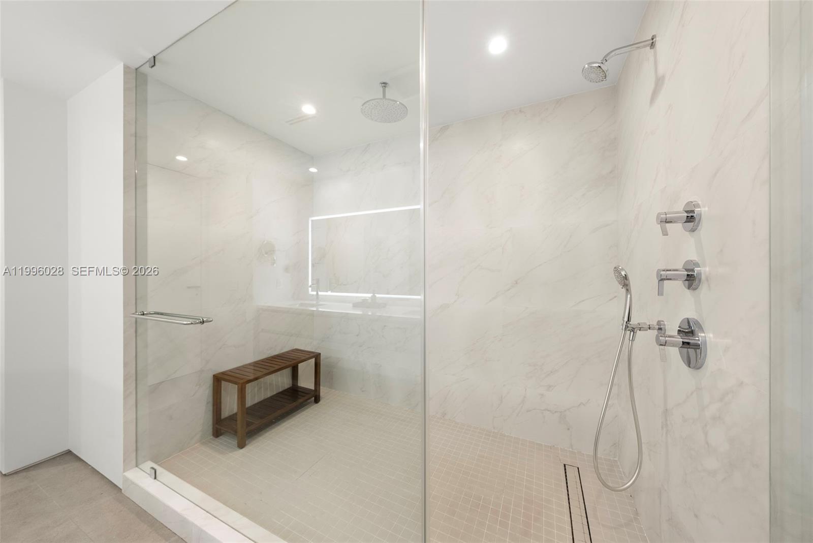 100 S Pointe Drive, Residence 1906/07