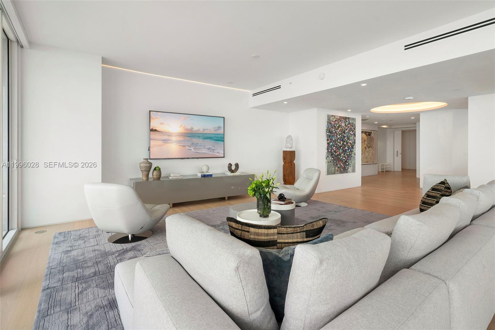 100 S Pointe Drive, Residence 1906/07