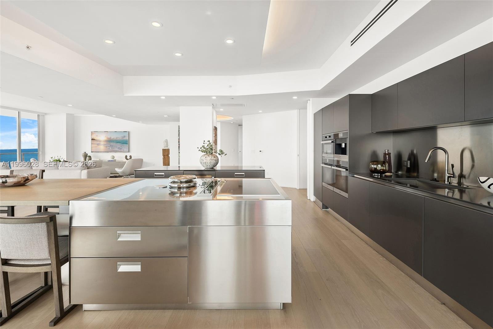 100 S Pointe Dr Unit: 1906/07