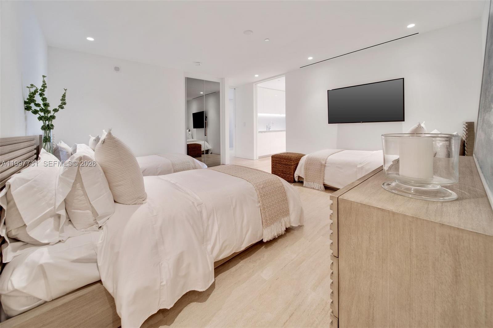 9001 Collins Ave # 605 Unit: S-605