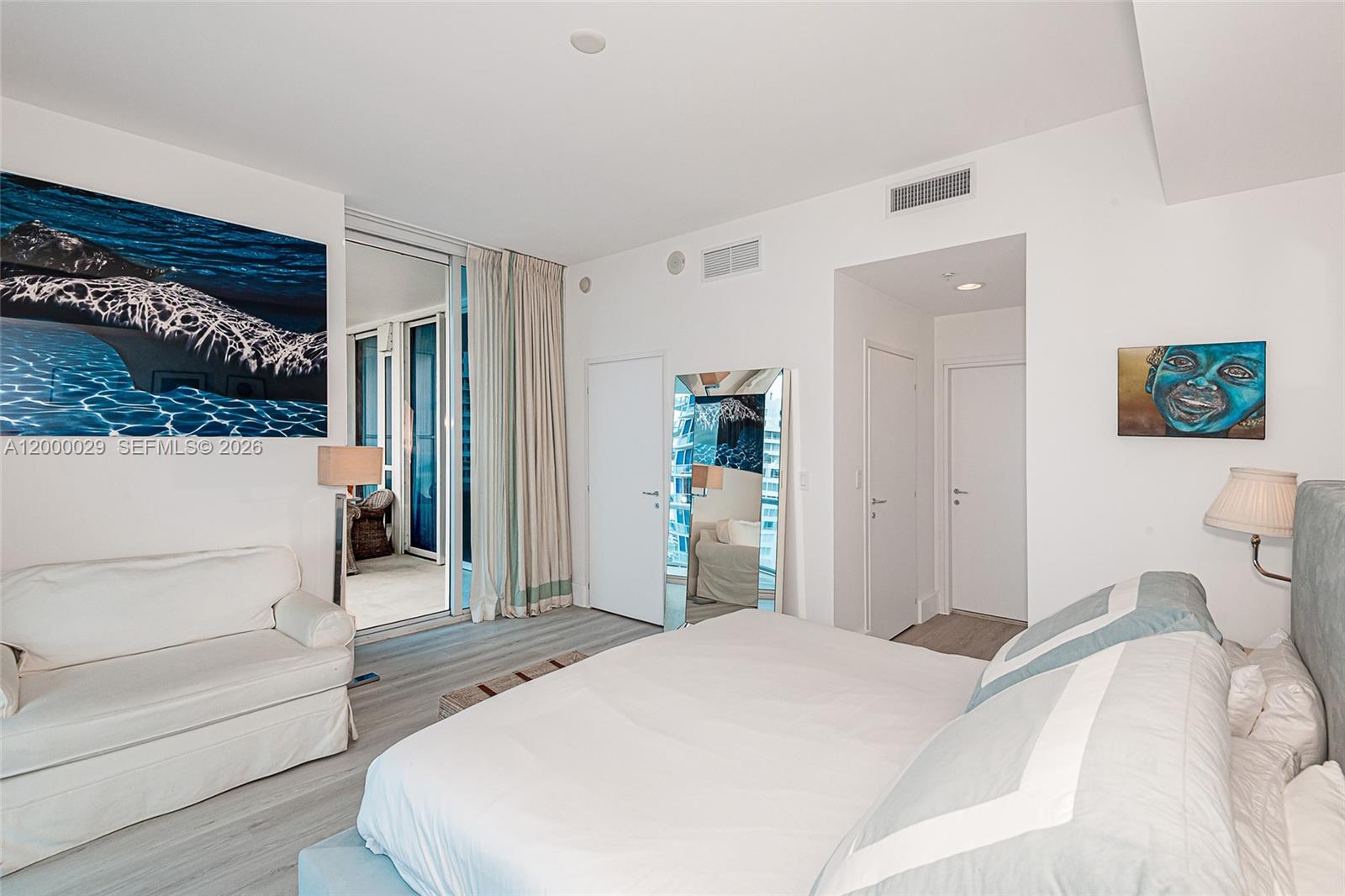 50 S Pointe Dr # 1804