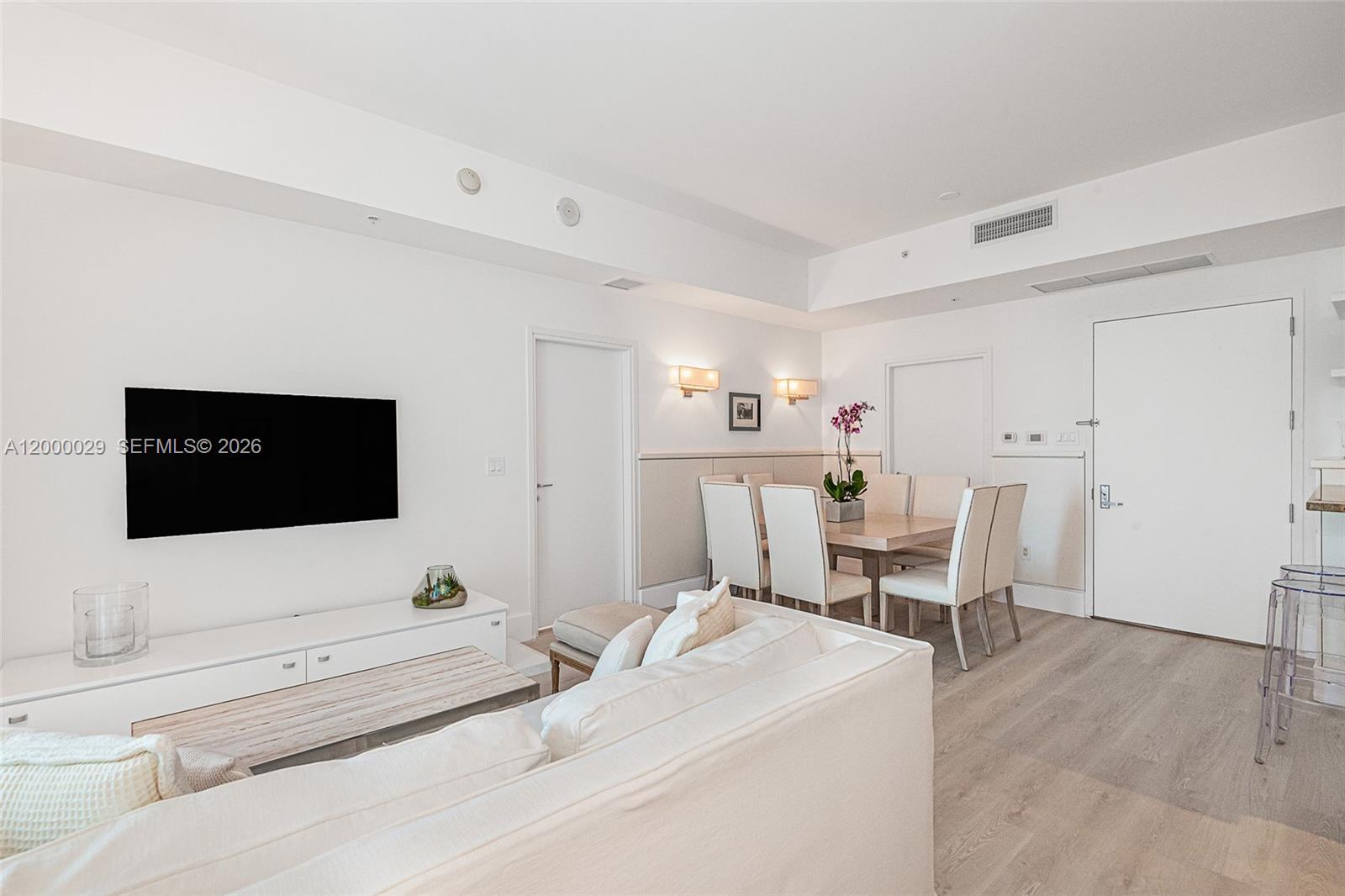 50 S Pointe Dr # 1804