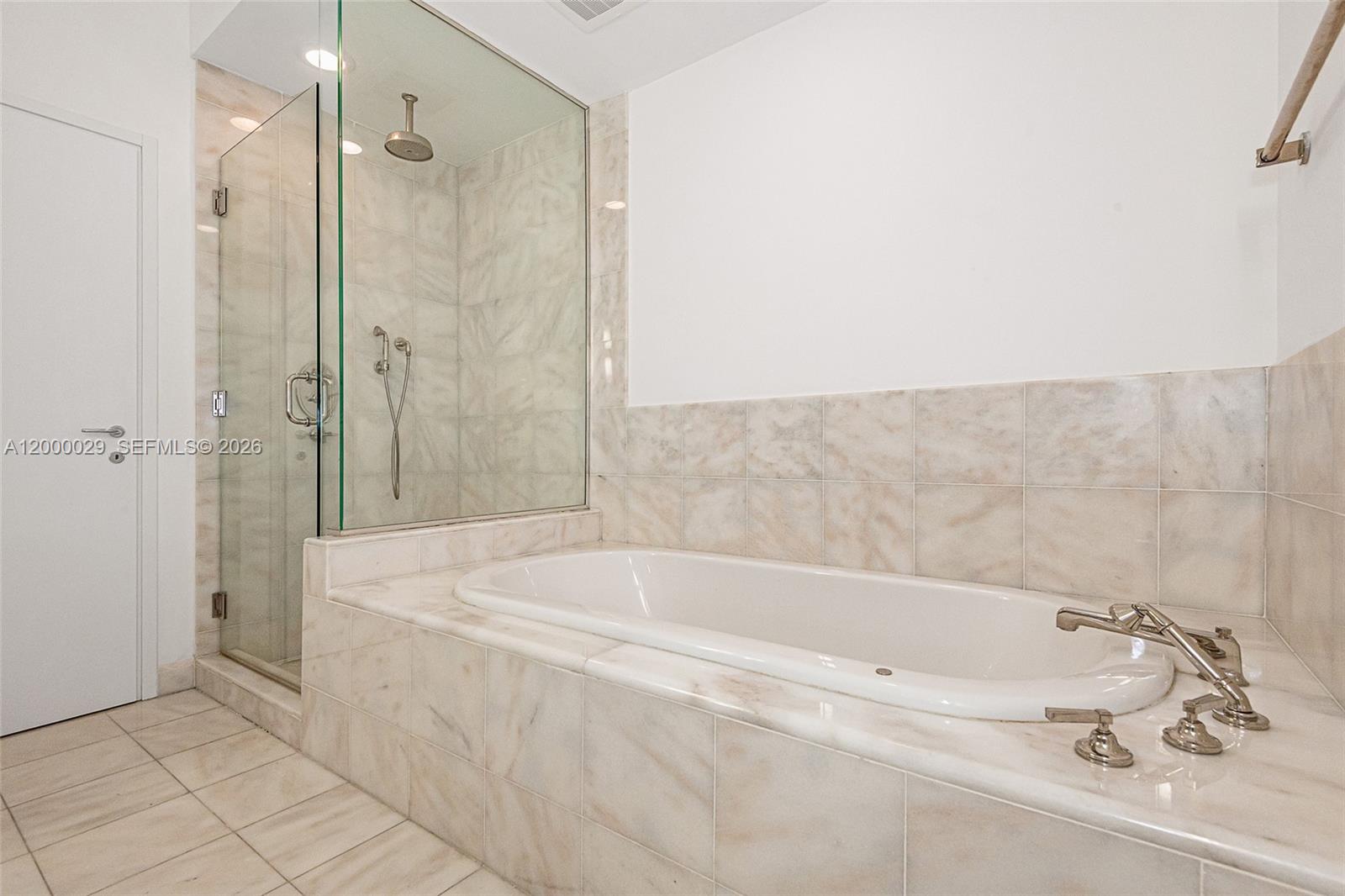 50 S Pointe Dr # 1804