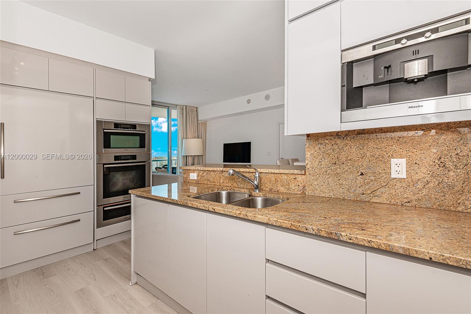 50 S Pointe Dr # 1804