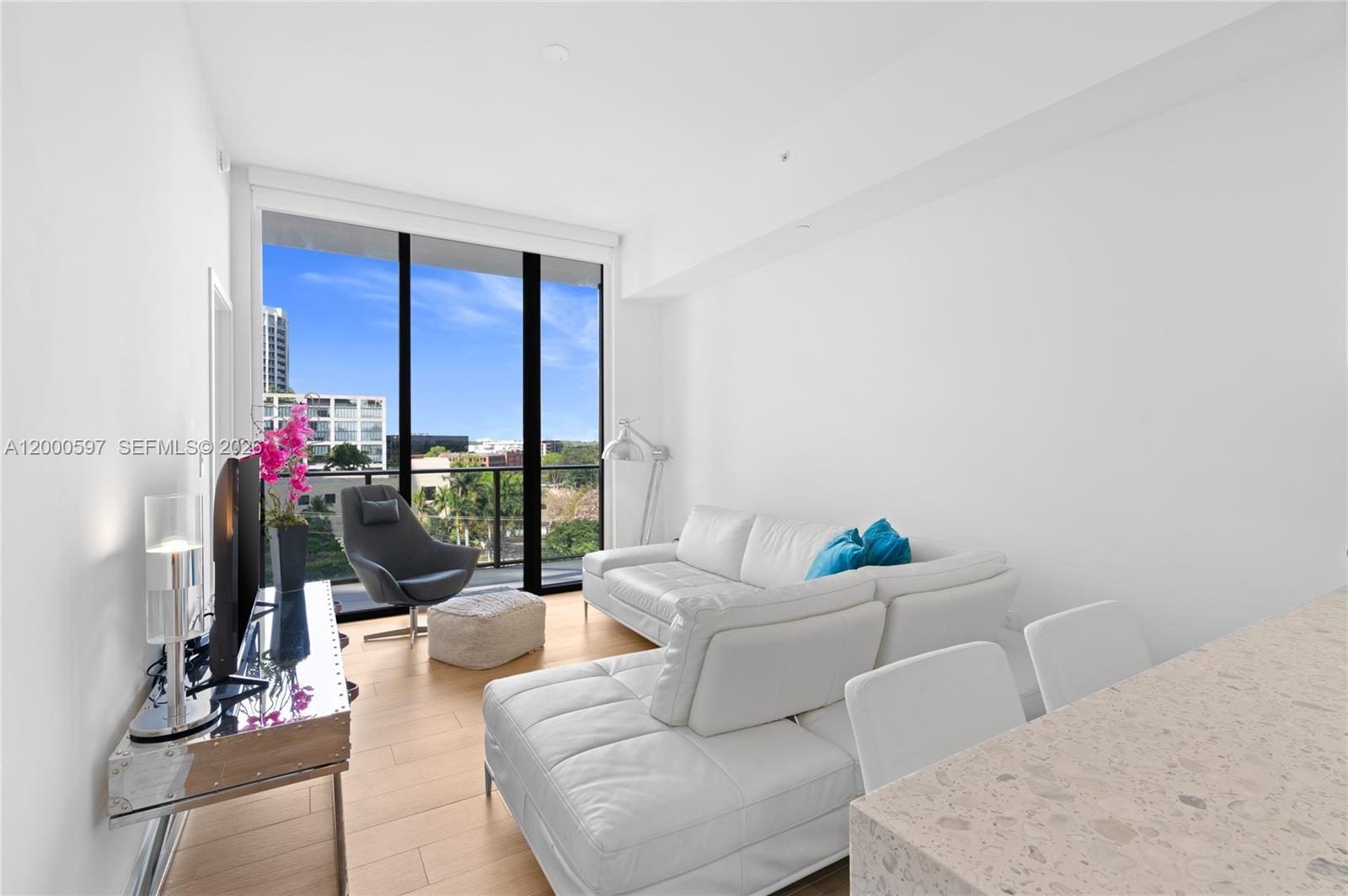 2678 Tigertail Ave # 615