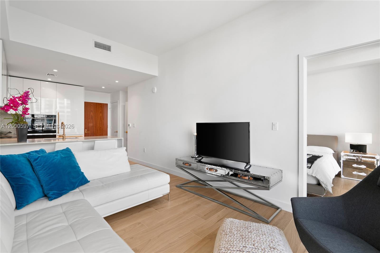 2678 Tigertail Ave # 615