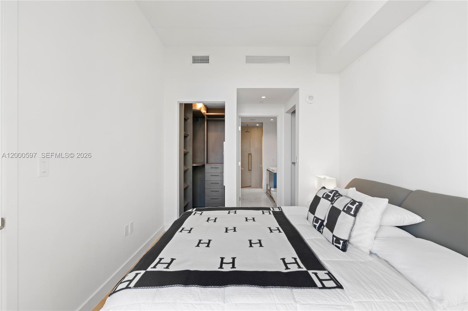 2678 Tigertail Ave # 615