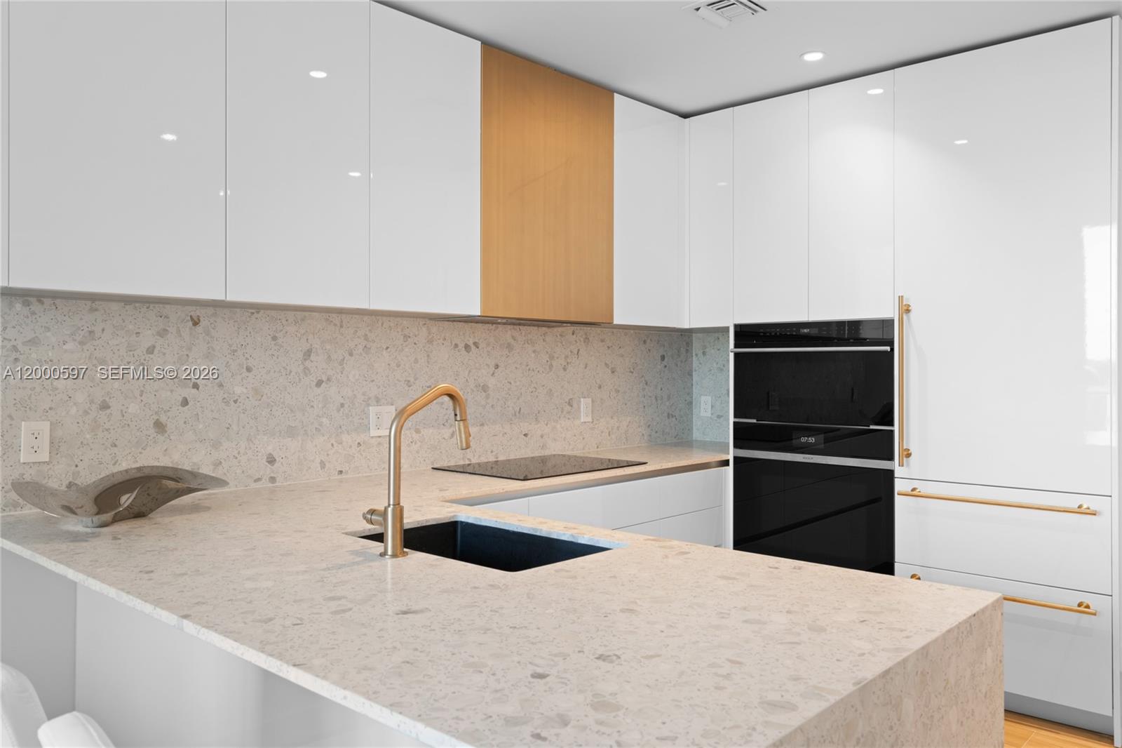 2678 Tigertail Ave # 615