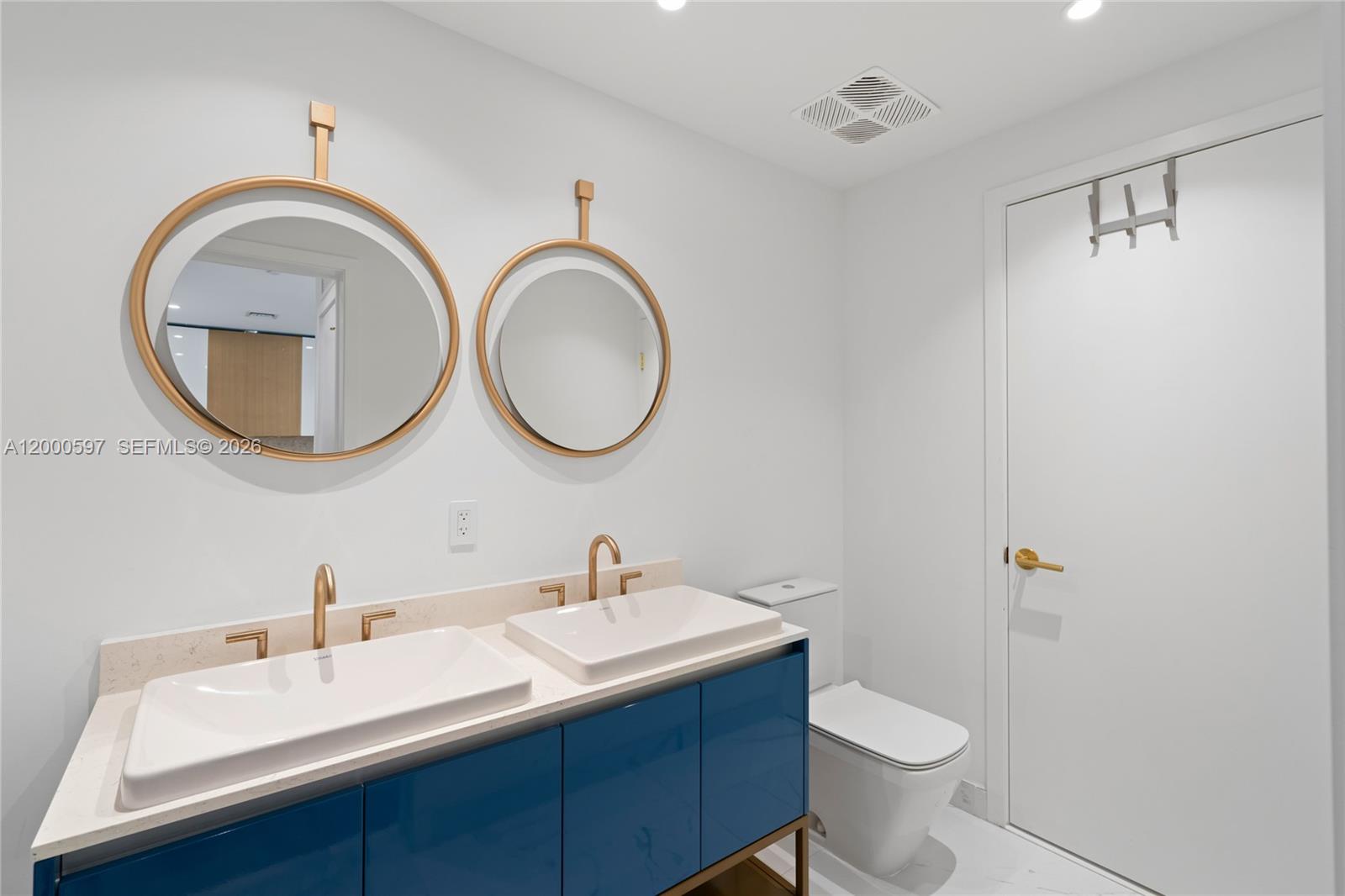 2678 Tigertail Ave # 615