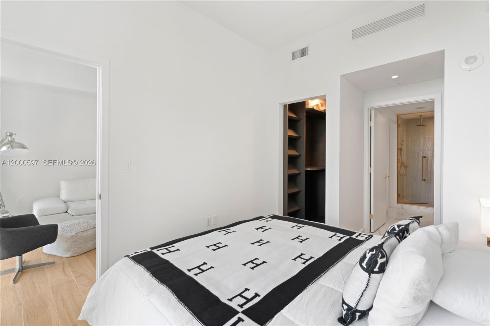 2678 Tigertail Ave # 615