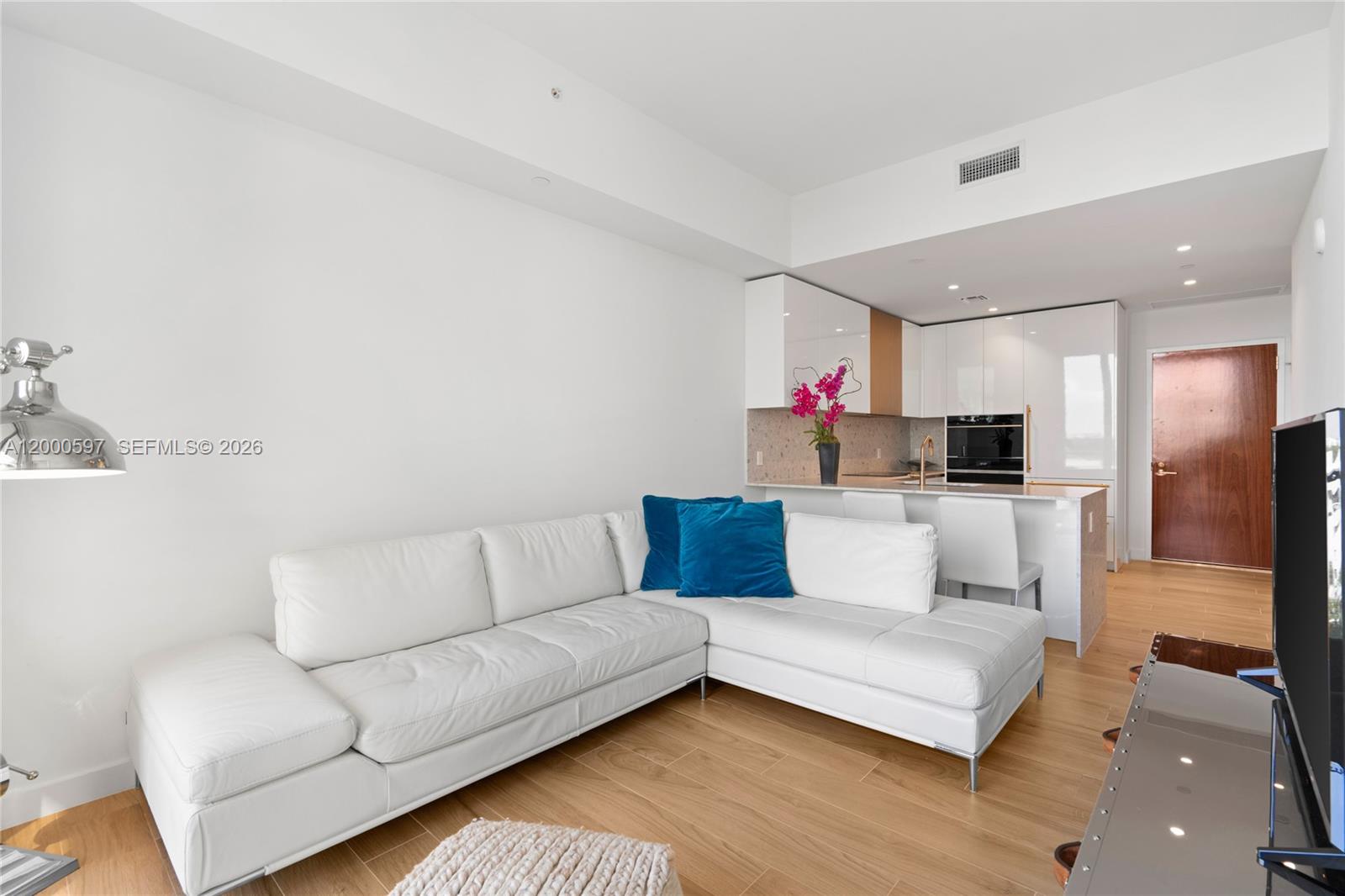 2678 Tigertail Ave # 615