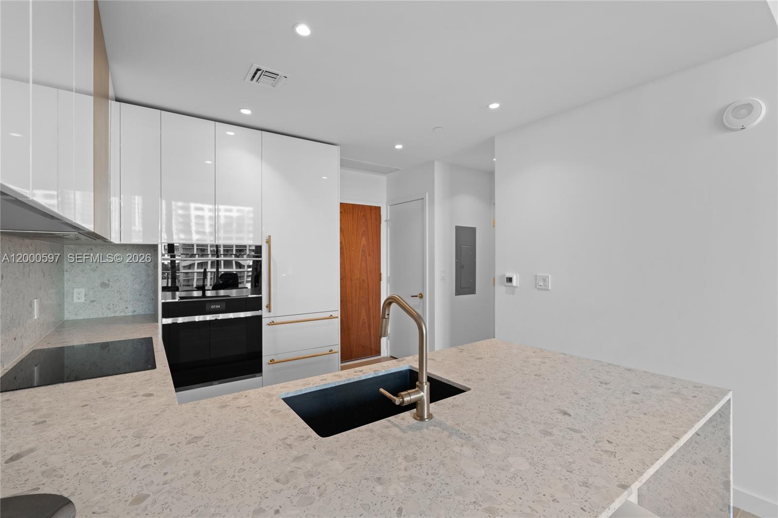 2678 Tigertail Ave # 615