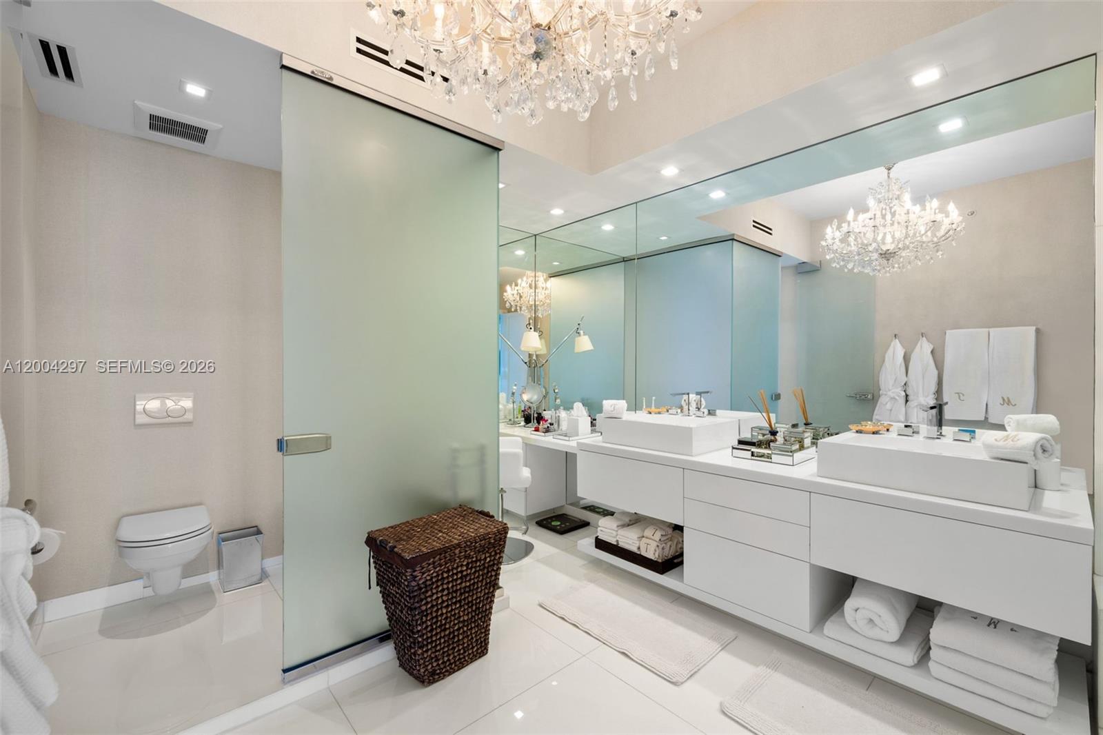 50 S Pointe Dr Unit: 1502/03