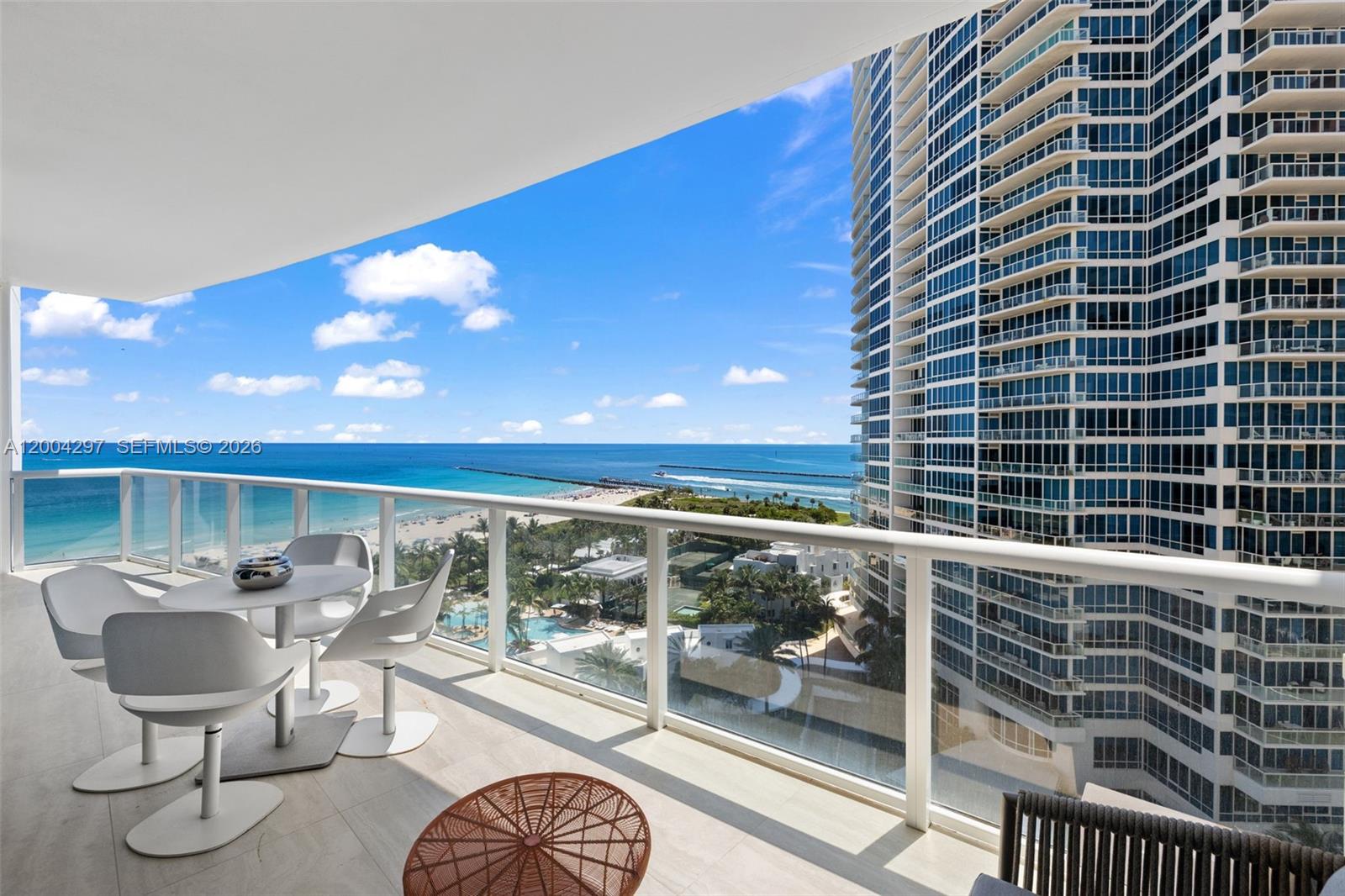 50 S Pointe Dr Unit: 1502/03