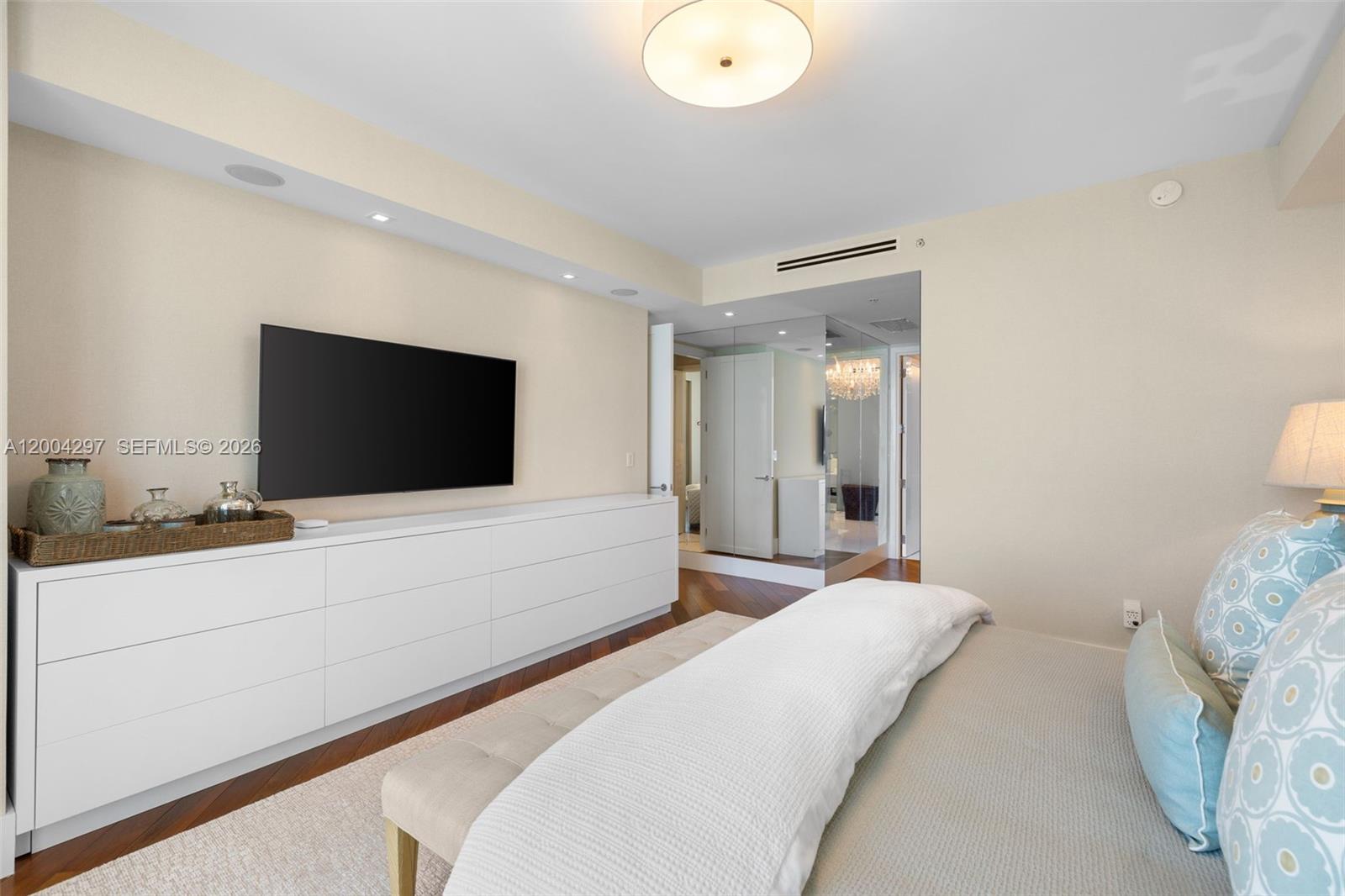 50 S Pointe Dr Unit: 1502/03