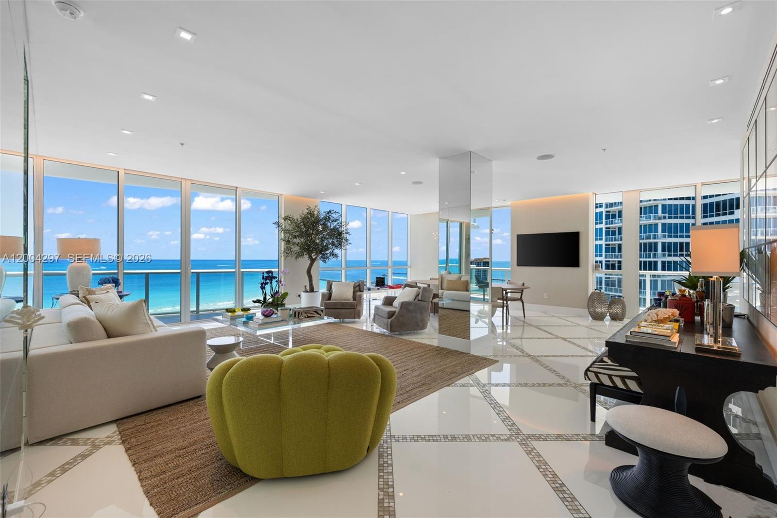 50 S Pointe Dr Unit: 1502/03