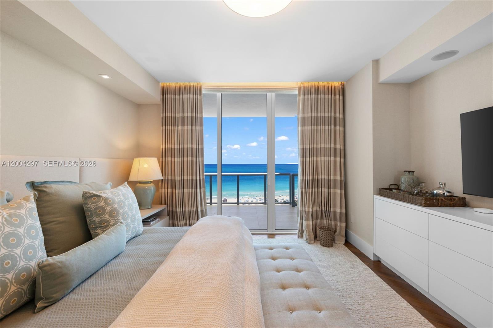 50 S Pointe Dr Unit: 1502/03