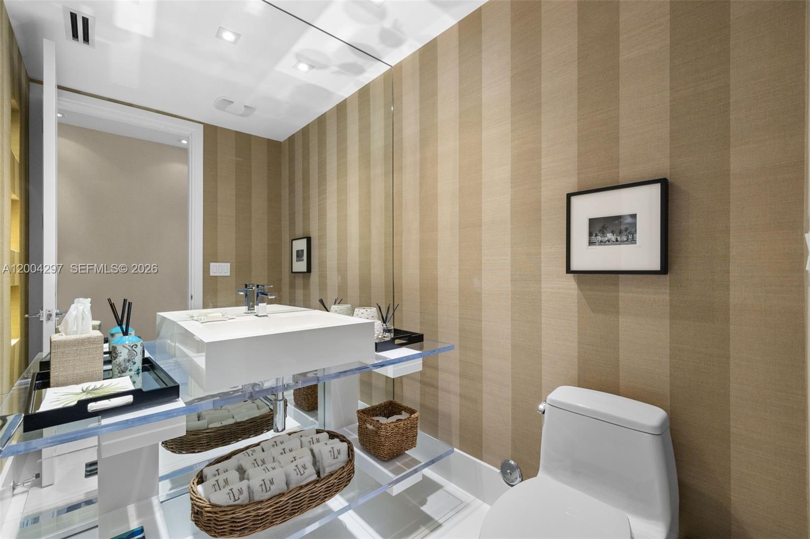 50 S Pointe Dr Unit: 1502/03